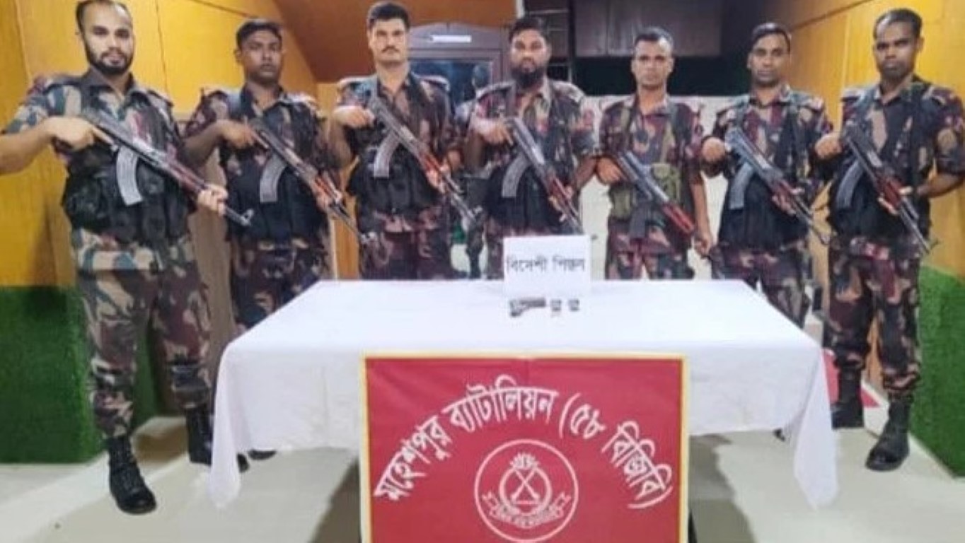 ঝিনাইদহের মহেশপুর সীমান্তে পিস্তল ও গুলি উদ্ধার